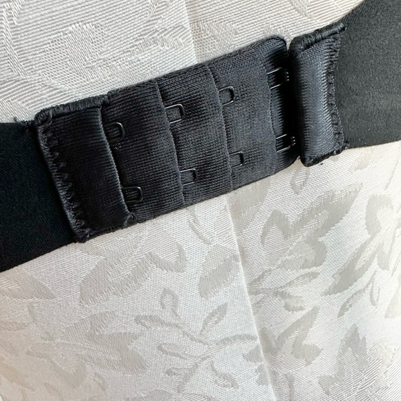 Victoria's Secret Body by Victoria No Wire Plunge Bra Black Size 34D - Picture 6 of 7